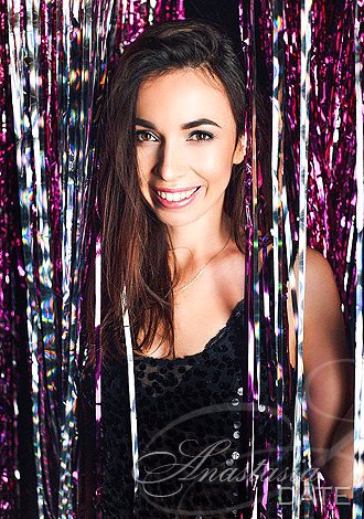 AnastasiaDate Delivers Advice to Singles on How to Manage Social Media Profiles While Connecting with Matches Online