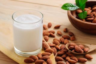 Here\'s Why 2020 Could Be Another Big Year for Almond Drinks Market | Califia Farms, WhiteWave Foods, Hiland Dairy Foods