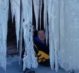 Explore the Natural Wonders of Bayfield with an Ice Caves Tour and Kayak Rental