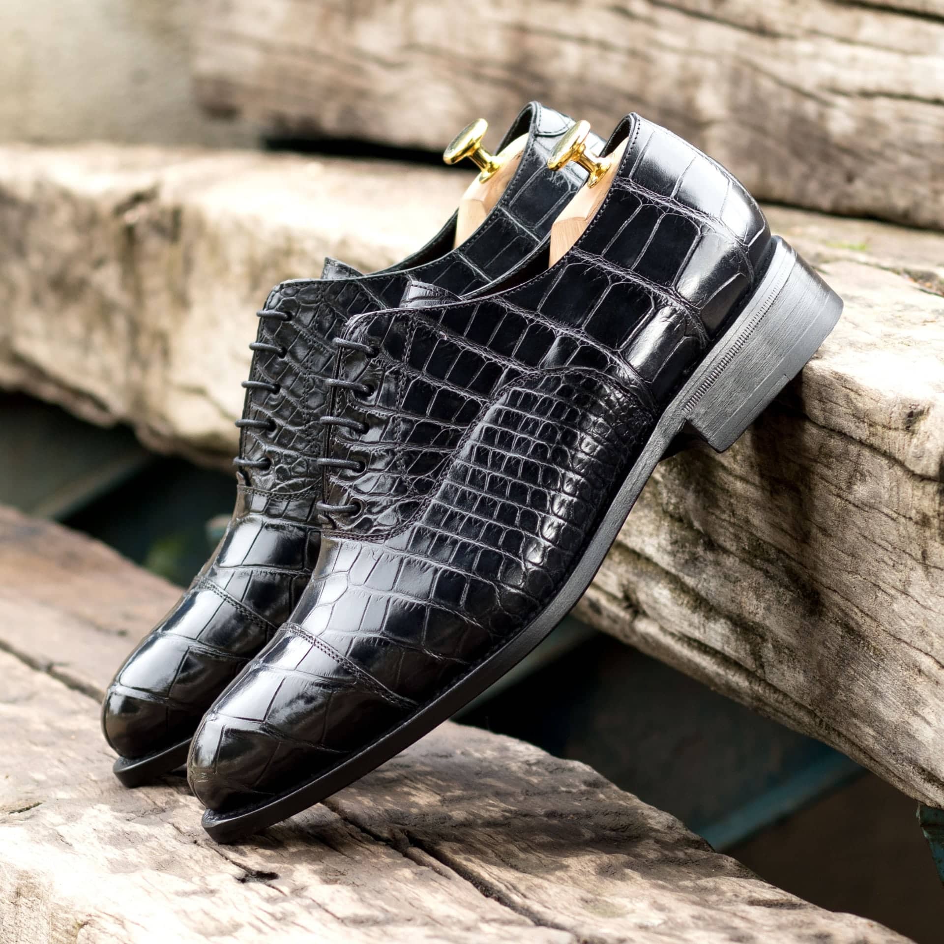 Introducing The Belmont Ave. Oxford No. 5752: Robert August Unveils Exquisite Handcrafted Alligator Shoes