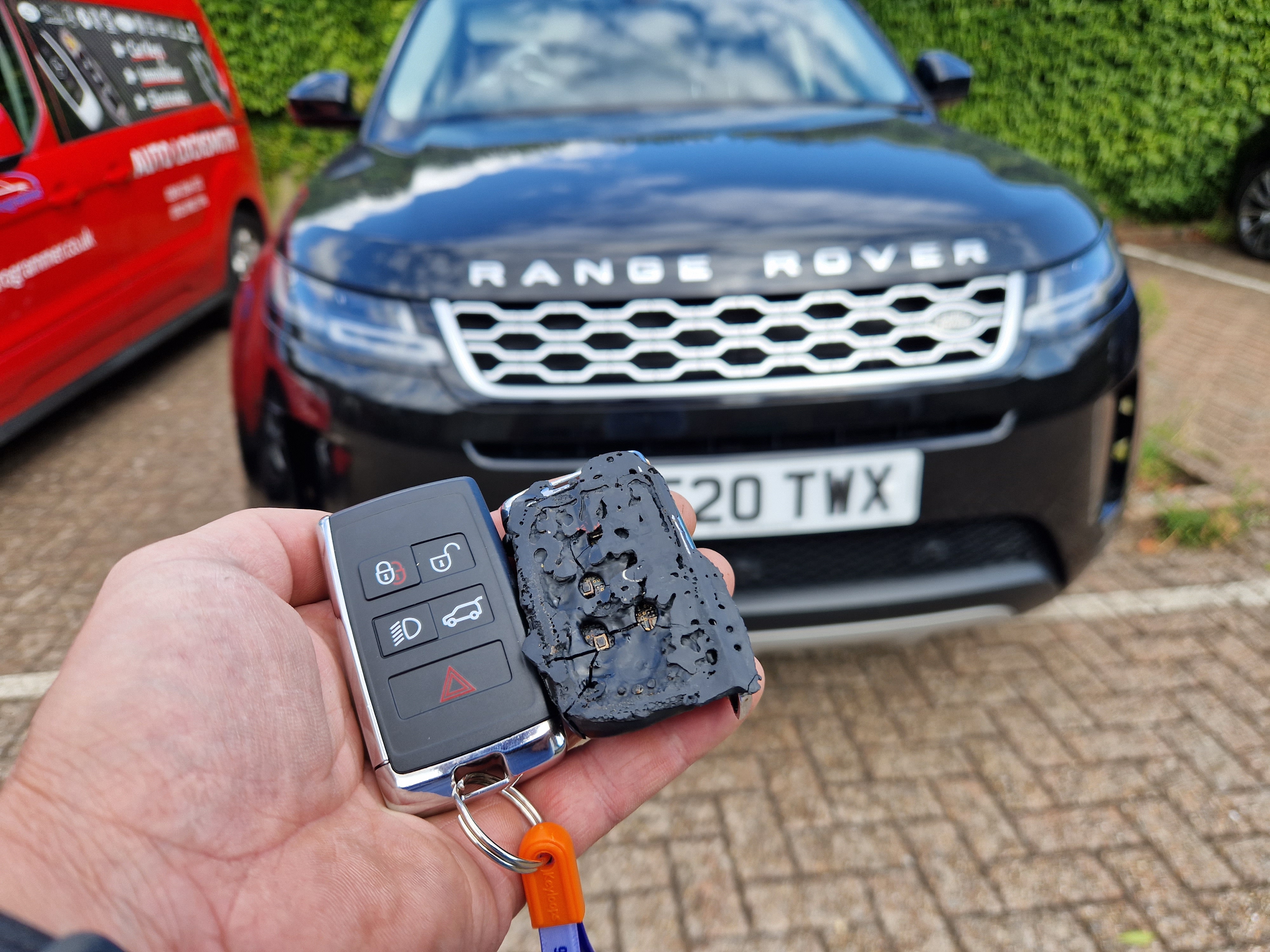 Carprogrammer’s Expert Car Locksmiths Rescues Drivers Facing Keyless Glitches with Emergency Lockout Services