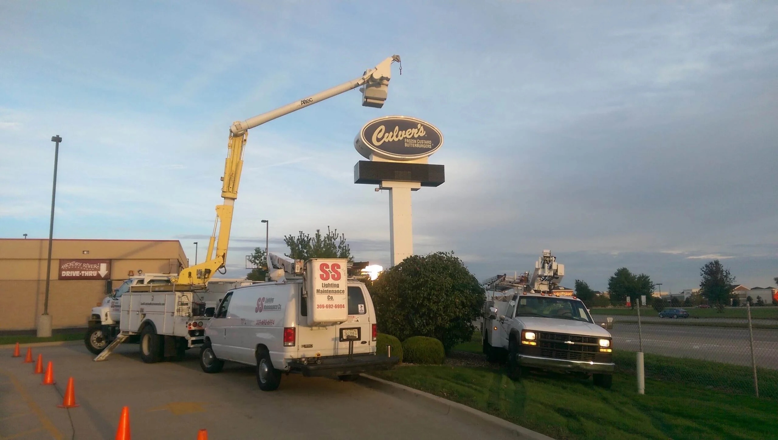 S & S Custom Sign Company, the premier Lighting & Electrical Contractors in Peoria