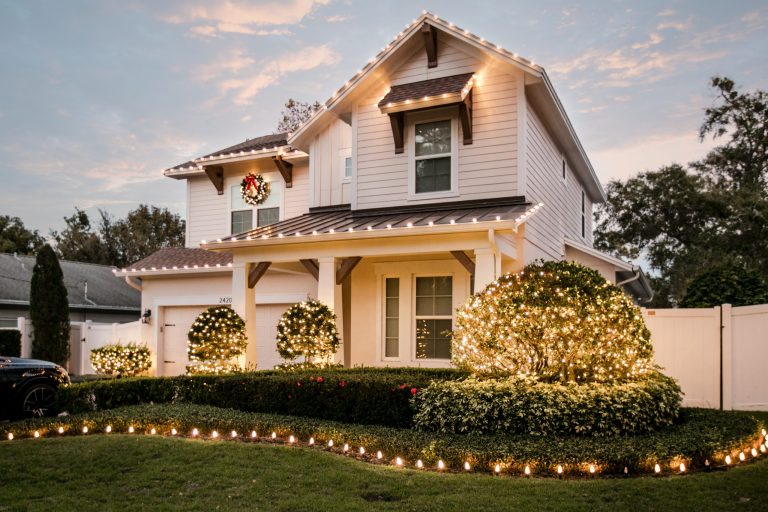 Brighten the Season with Elegance: Premier Christmas Light Installation in Orlando for a Dazzling Display