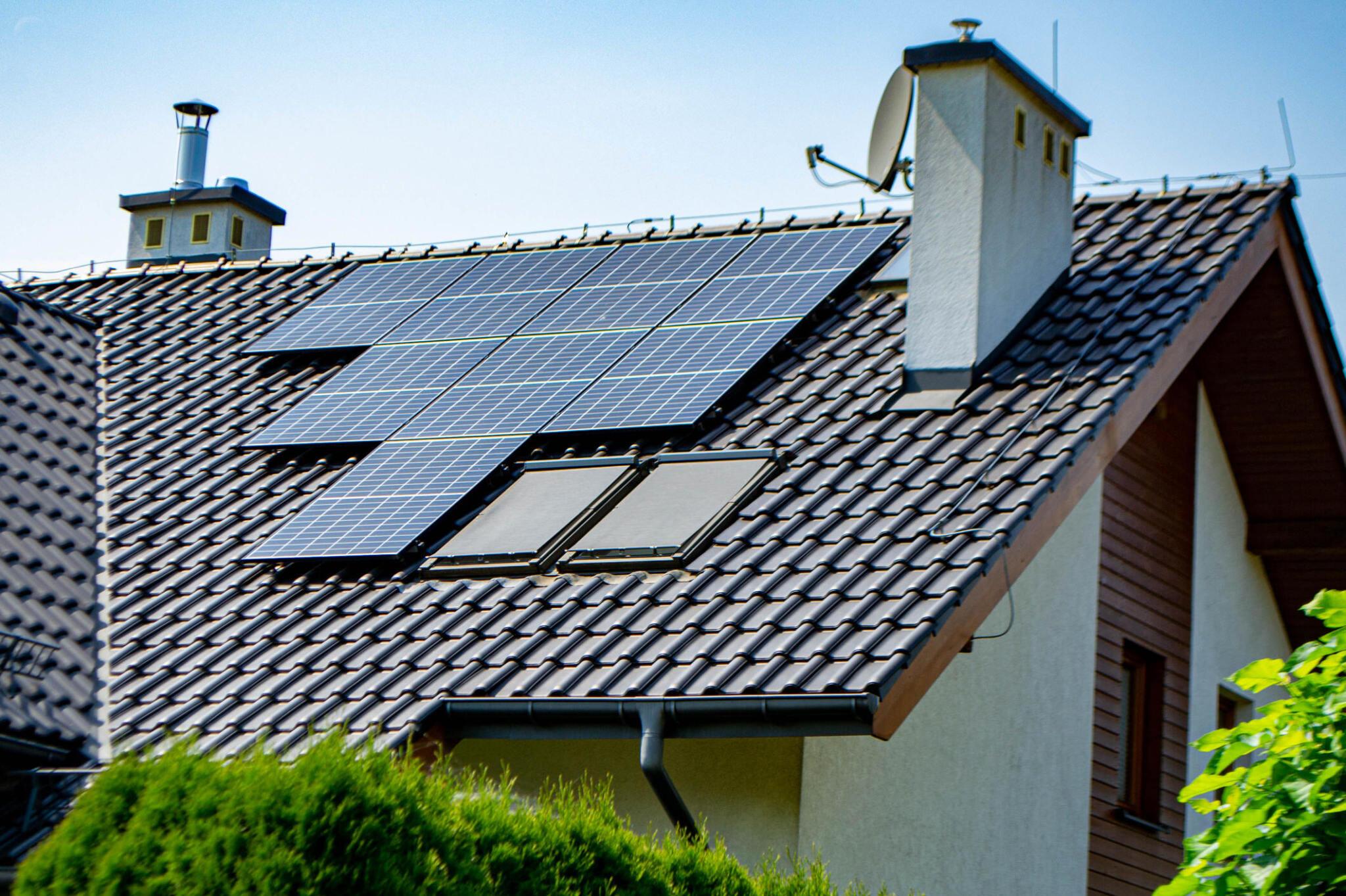 Save Money, Save the Planet: Brand's Residential Solar Contractors Offer the Best of Both Worlds
