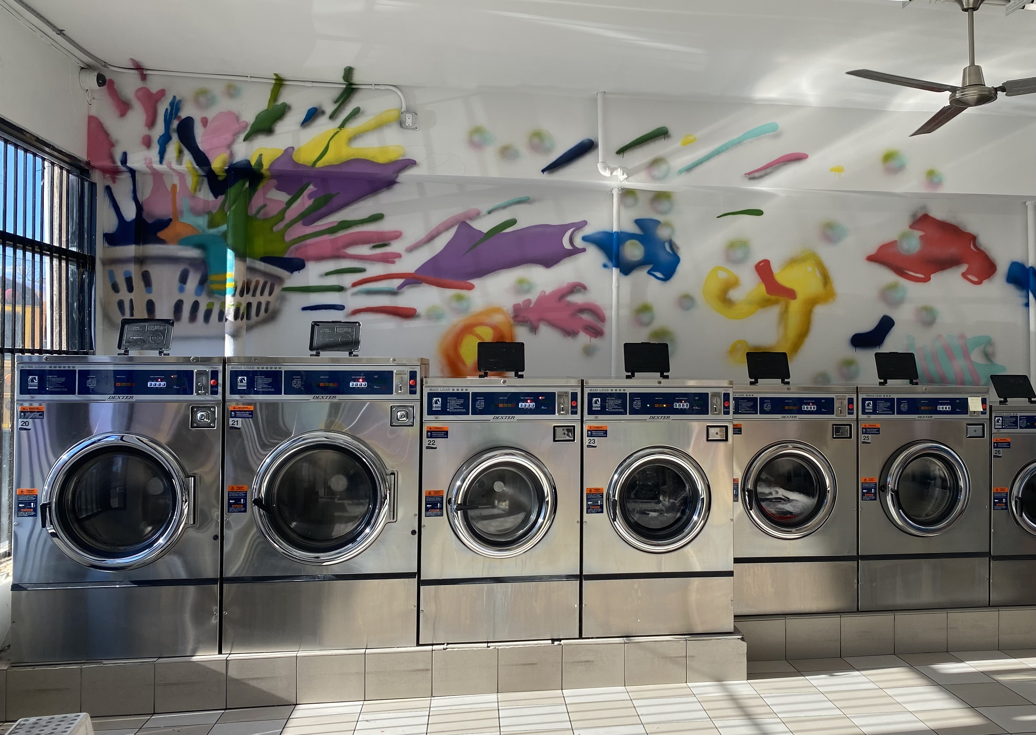 Benefits of Using a Self-Service Laundry Mat
