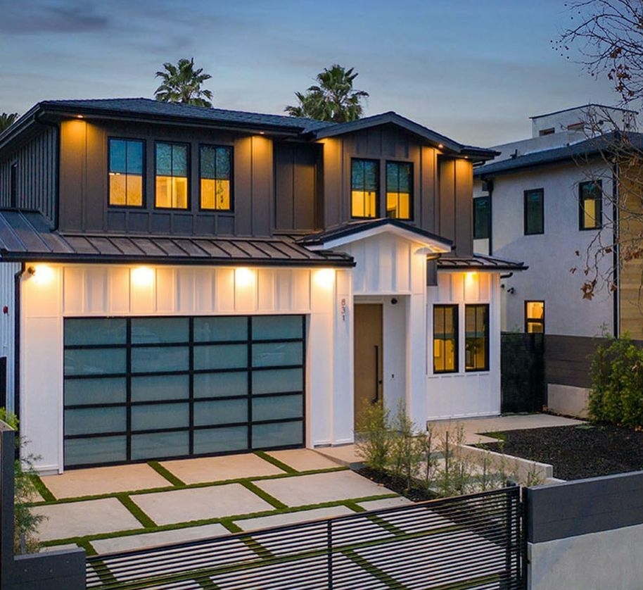 Dana's Gate & Garage Door Repairs Tarzana: The Go-To Experts for Garage Door Solutions