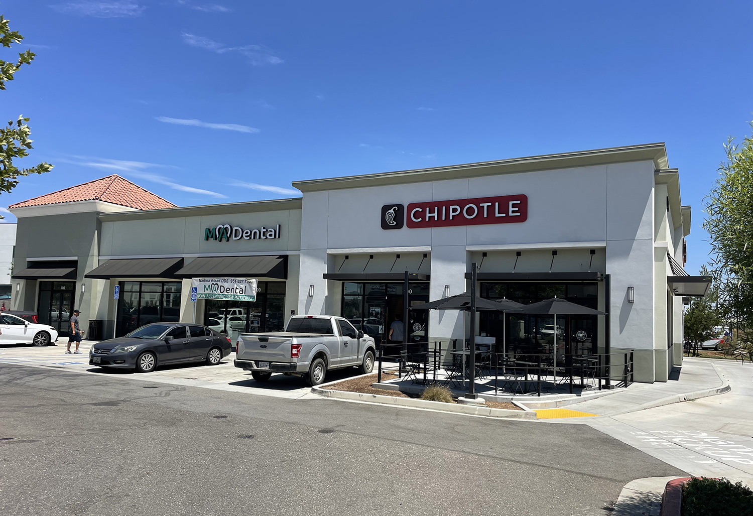 Hanley Investment Group Arranges Sale of New Chipotle Drive-Thru-Anchored Pad in Riverside, Calif., for $5.84 Million