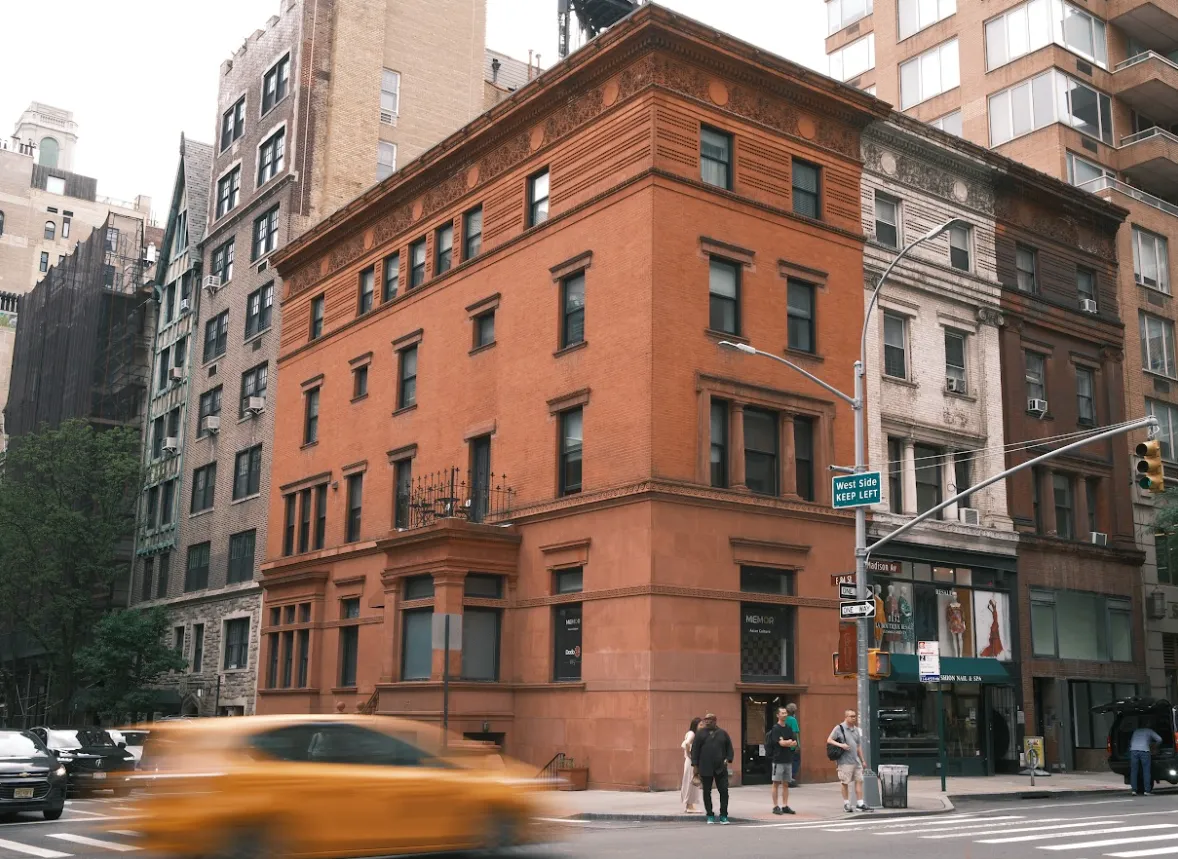 The Facade of Memor Museum (New York). Image Courtesy of Memor Museum.