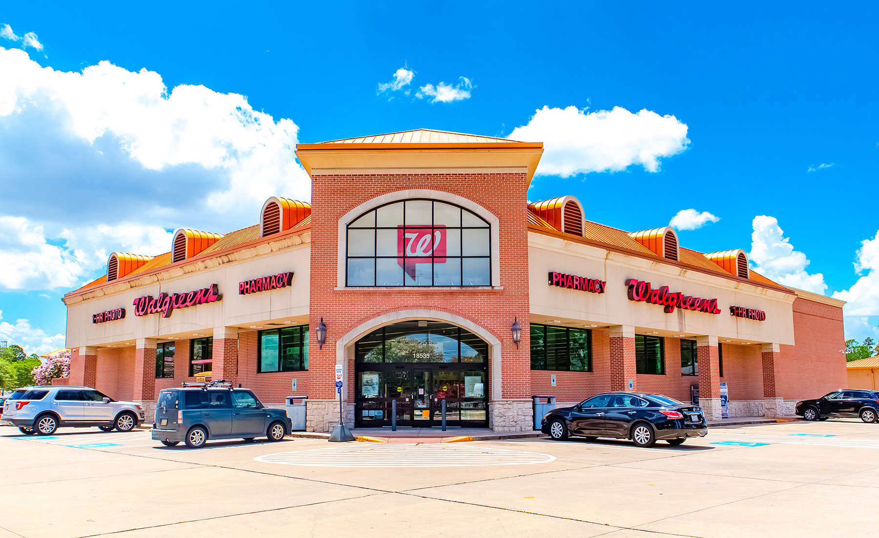 Hanley Investment Group Arranges Sale of Single-Tenant Walgreens at Kroger-Anchored Shopping Center in Houston Metro