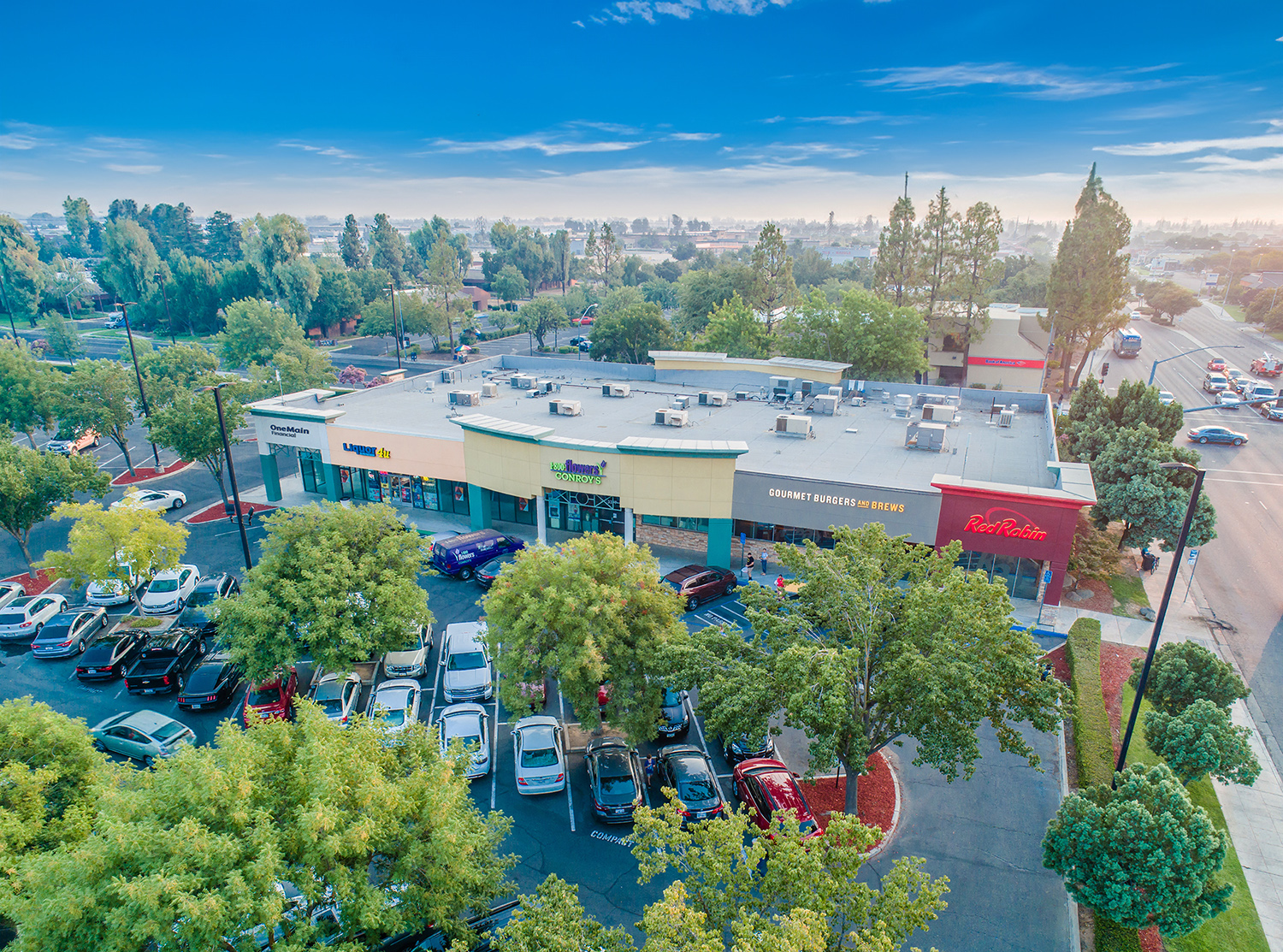 Hanley Investment Group Arranges Sale of Multi-Tenant Retail Pad to Grocery-Anchored Center in Fresno, Calif. 