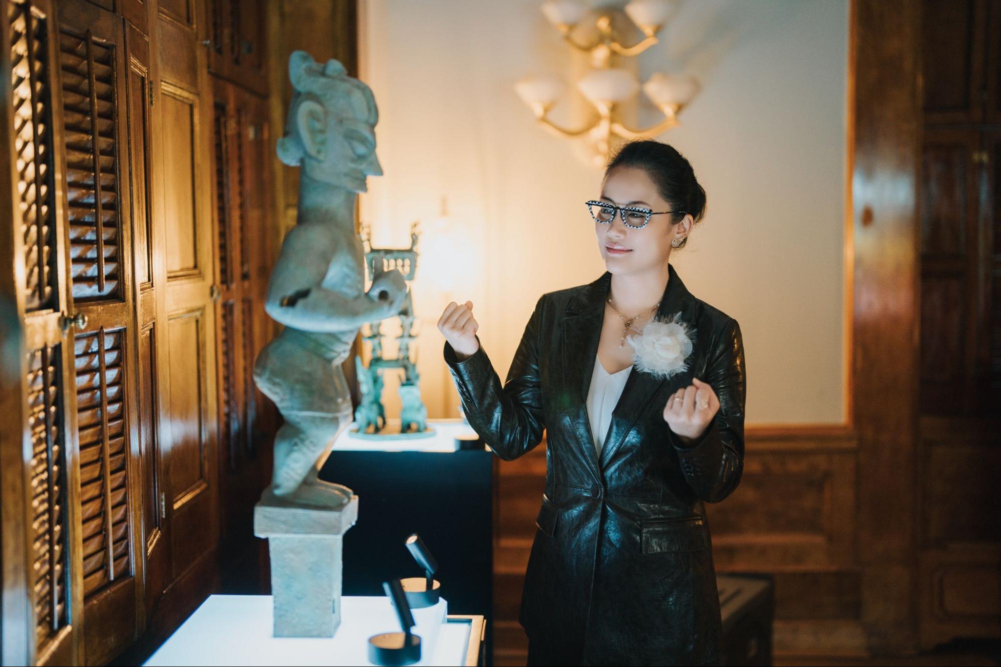 Chief Curator, Willa Ao, in the Floor 3 Exhibition Hall. Image Courtesy of Memor Museum.